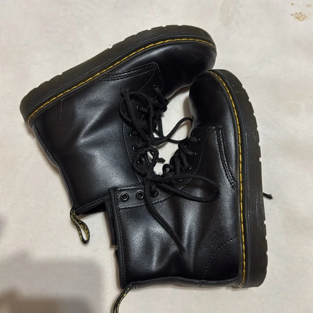 Dr. Martens Zavala J Youth Girls - Picture 11 of 11